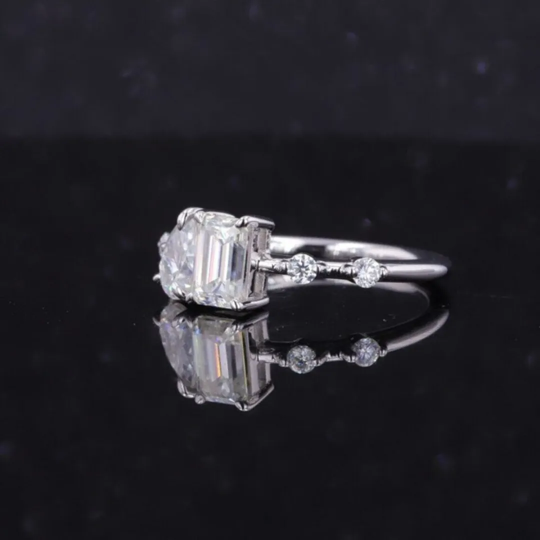 /public/photos/live/Real Emerald and Pear Cut Toi Et Moi Moissanite Ring 649 (4).webp